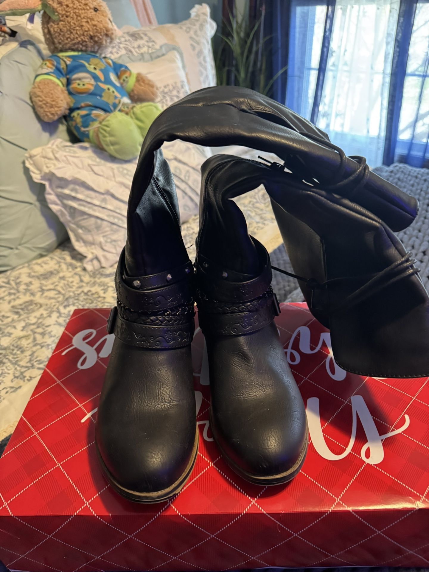Ladies Black Boots