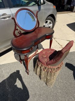 Vintage vanity and chair