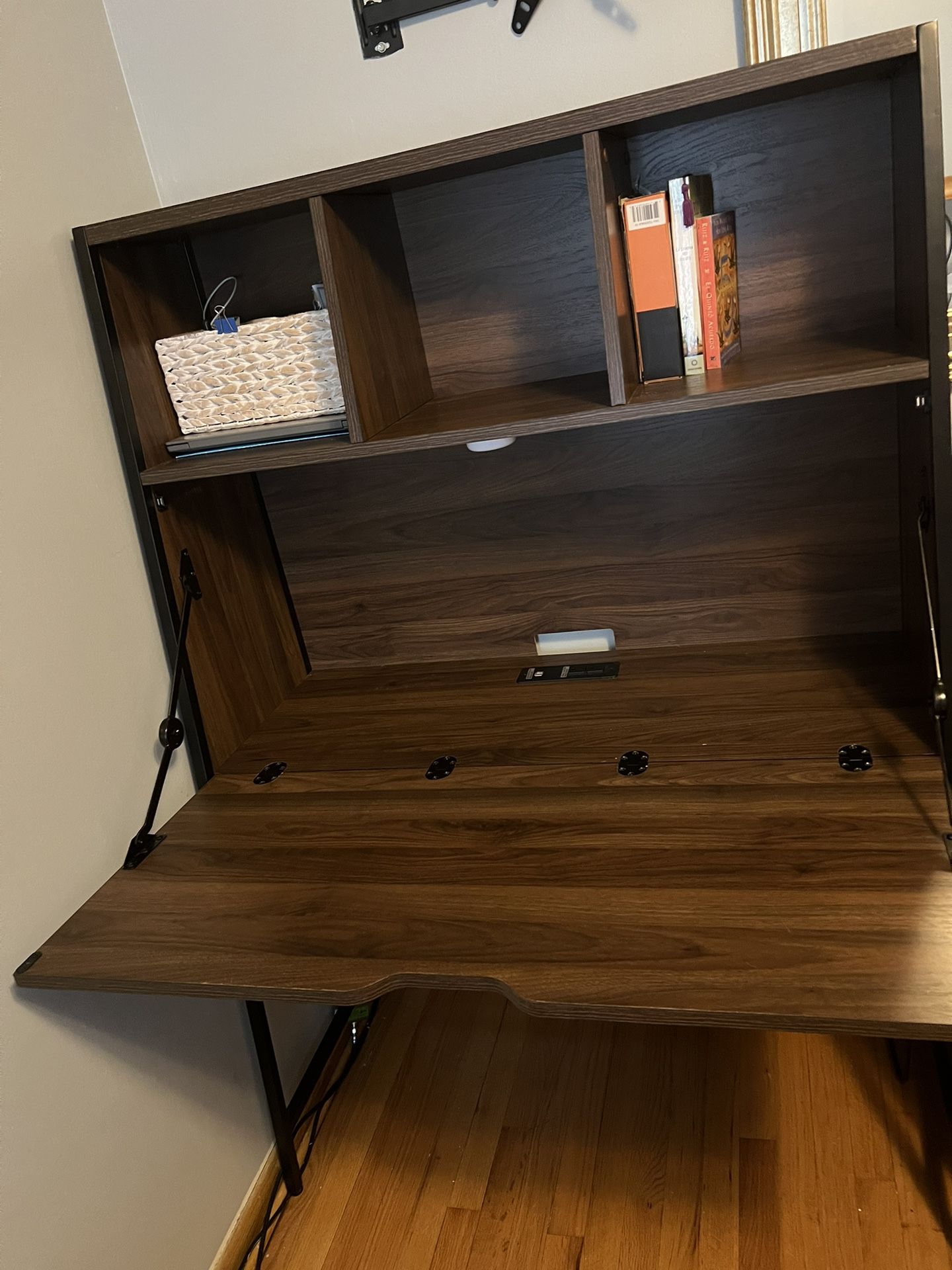 Loring Desk With Hutch And Charging Station