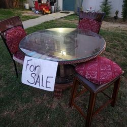 Table And Chairs 