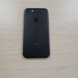IPHONE 7 32GB. UNLOCK FOR ANY SIM 