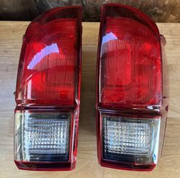 16’-21’ Toyota Tacoma Tail lights