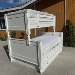 Bunk Beds Twin&Full w/ Mattress 
