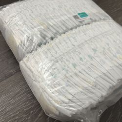 Newborn Pampers 🍼