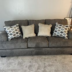 Queen Pullout Bed Couch