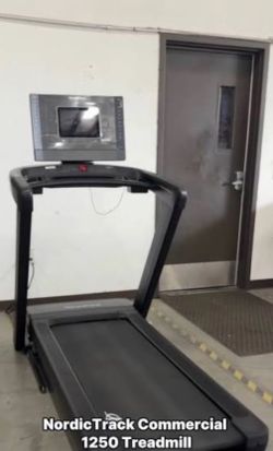 Nordictrack Commercial 1250 Treadmill with Touchscreen