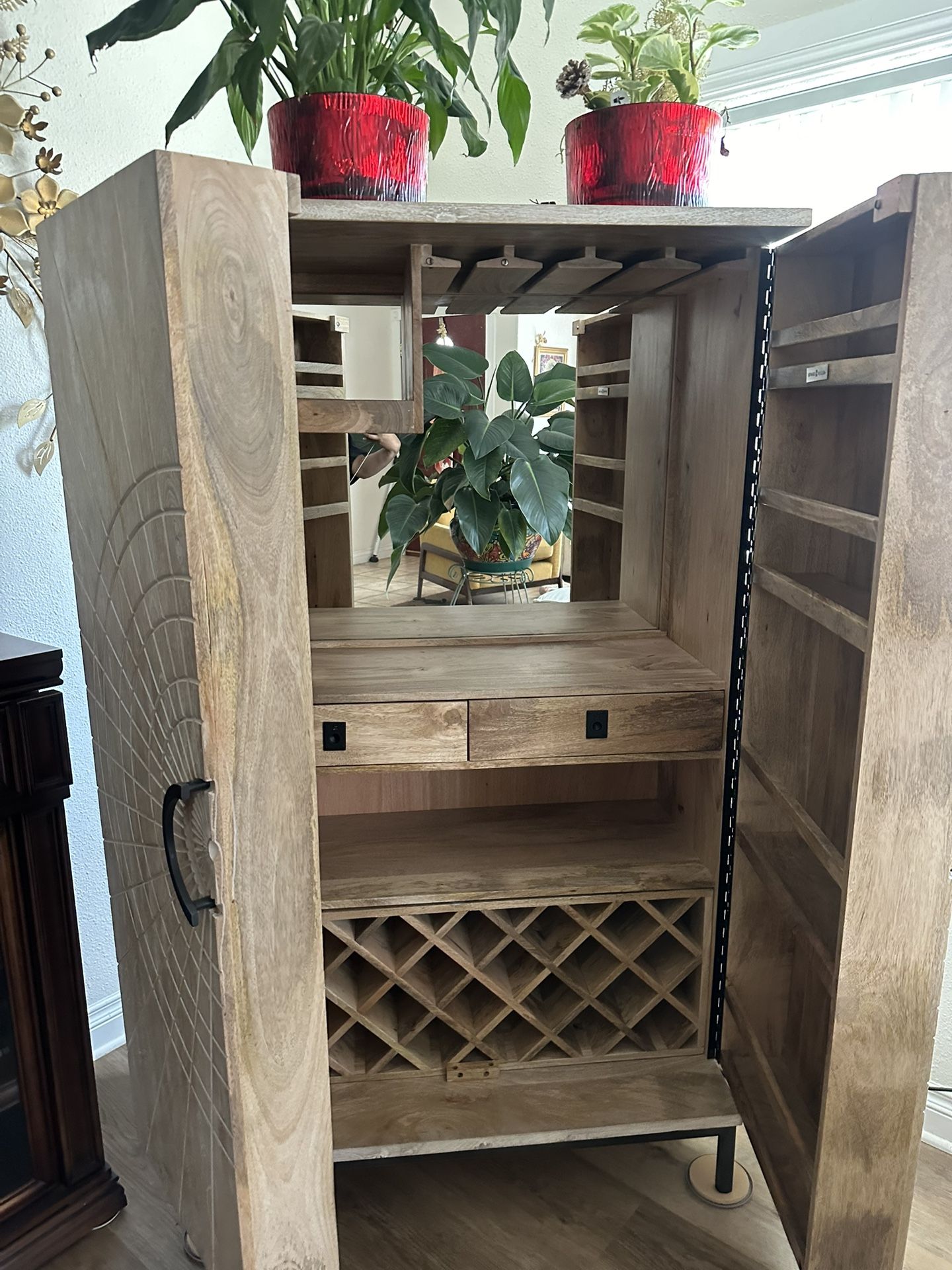 Howard Miller Shirley Wine and Bar Cabinet