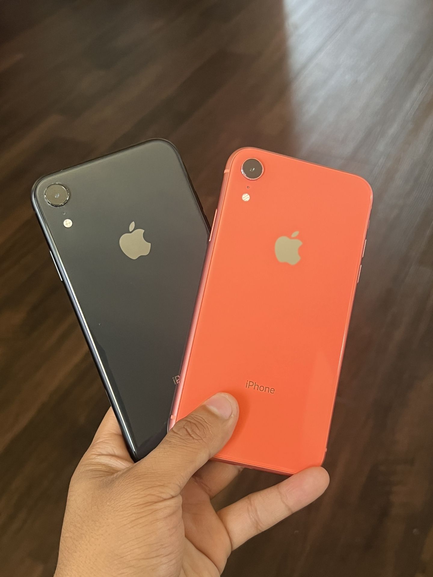 Apple iPhone Xr Unlocked / Liberado ( PRICE IS FOR EACH )