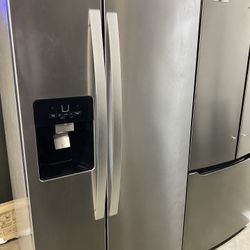 Sidexside 33” Fridge