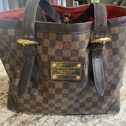 Good condition handbag see all pictures LV 