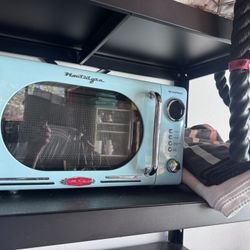 Microwave - Like New. 