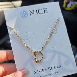 Collar De Corazón// Heart-shaped Set  