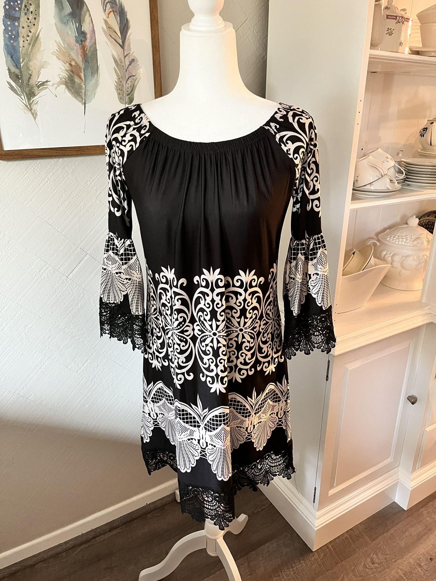 White Mark Dress Size M