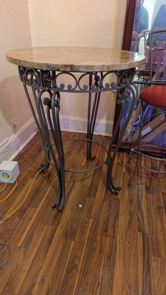 Bistro / Bar Table