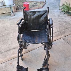 Full Size Wheelchair (Local sale Tulare, Cash only)
