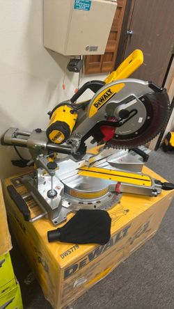 DEWALT 15 Amp Corded 12 in. Double Bevel Sliding Compound Miter Saw with XPS technology, Blade Wrench and Material Clamp