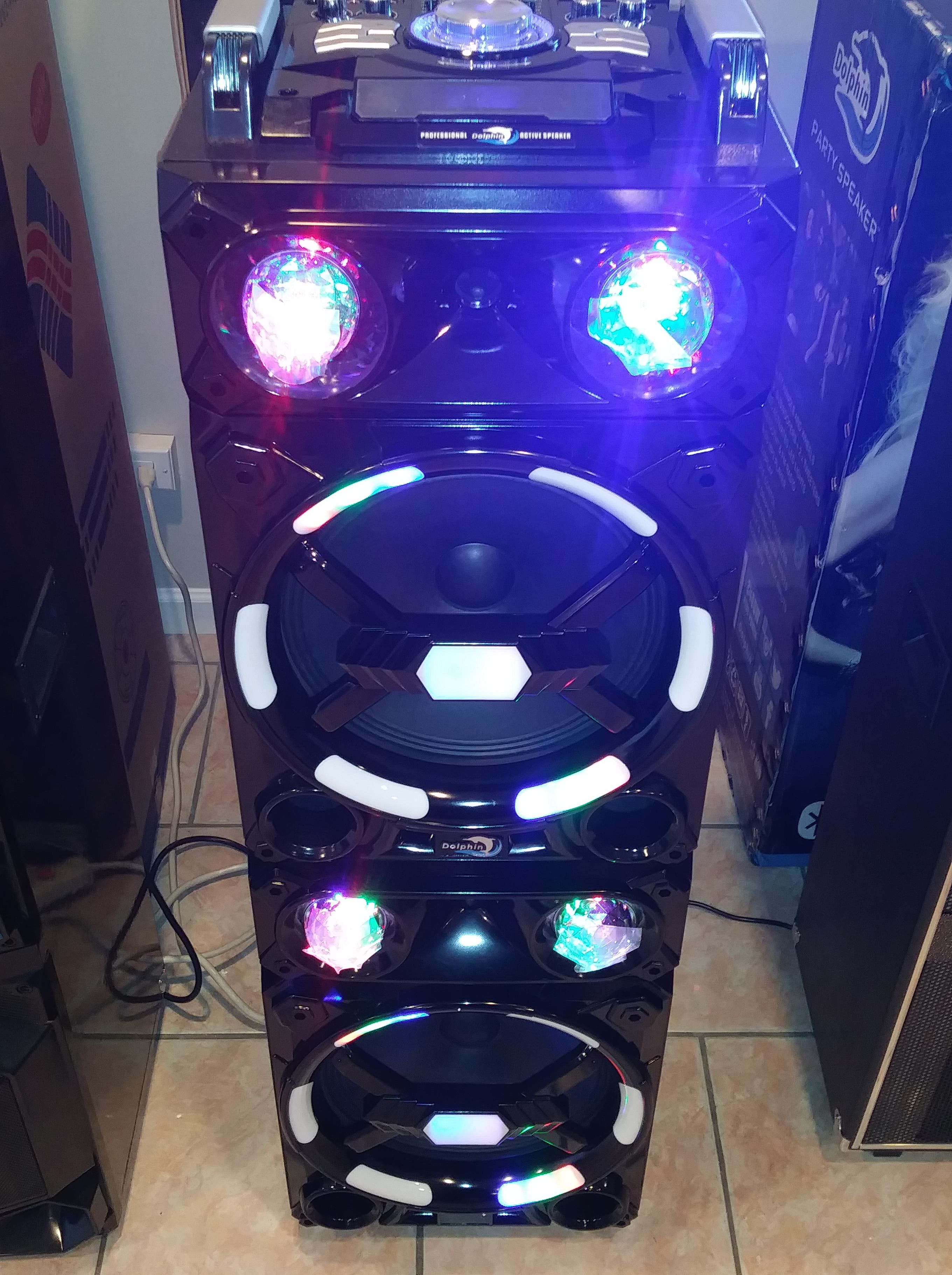 Bocina Bluetooth 2 bajos 12 show de luces 7000 watts