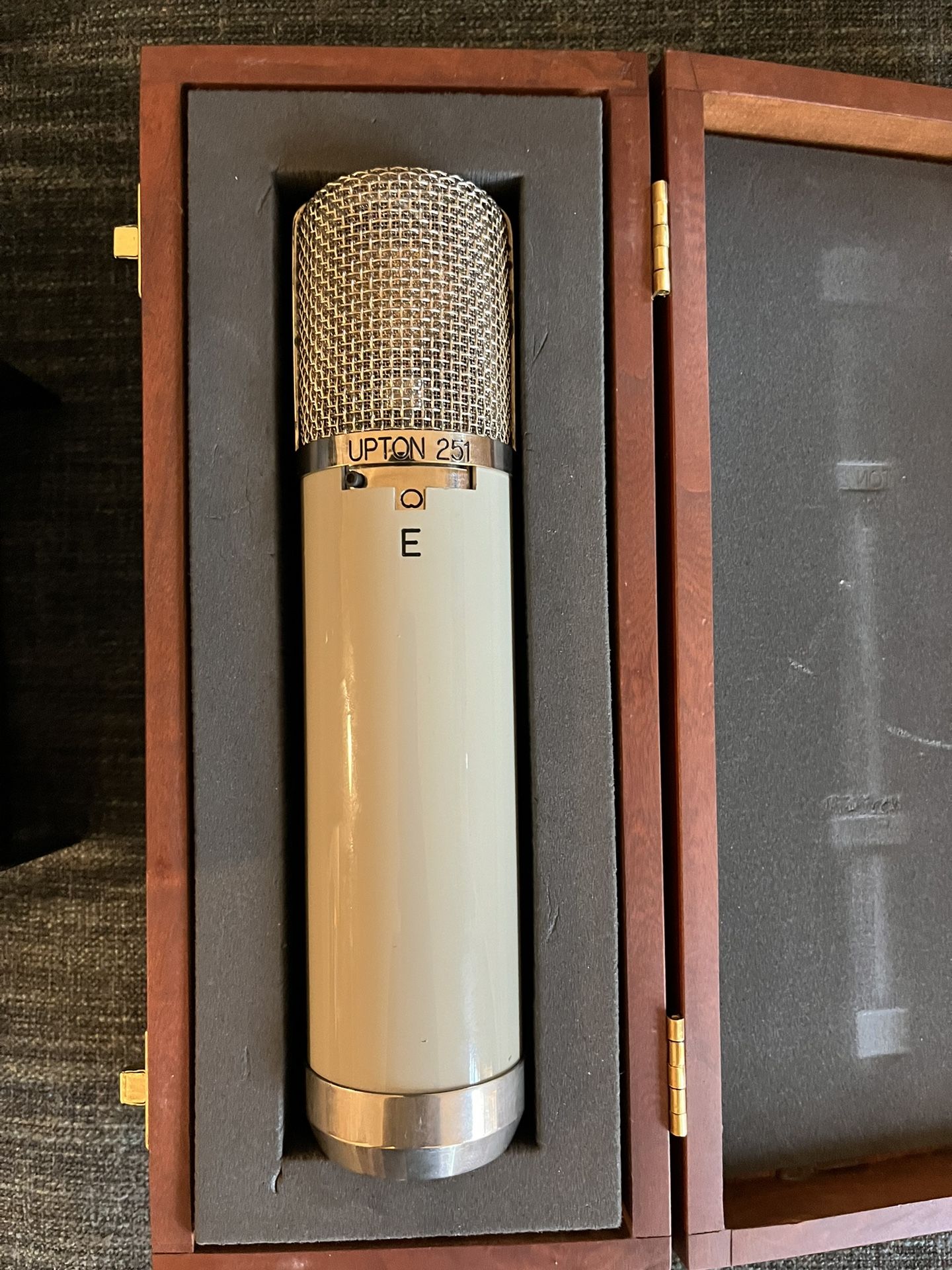 Upton 251 Microphone