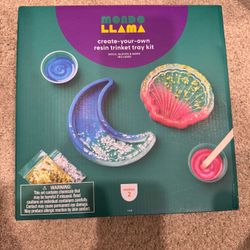 Unopened Mondo Llama Create Your Own Resin Trinket Tray Kit