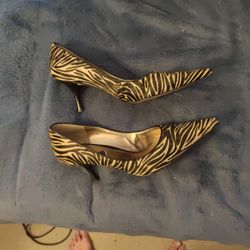 Nine West Size 11M Leather zebra Stiletto pumps Shoes