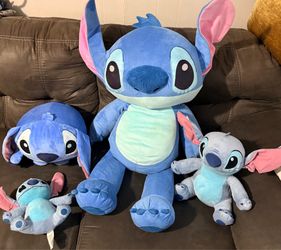 À la venta peluches de stich usados de diferentes tamaños todos en buenas condiciones todos por $35
