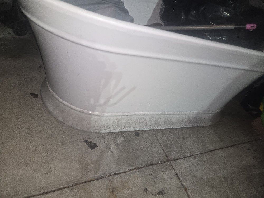 Jacuzzi Bathtub