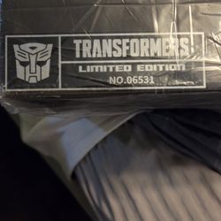 Robosen Limited Edition Optimus Prime – Complete with Original Trailer