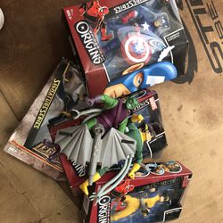 Marvel Signature Toys Lot  Wolverine Captain America 