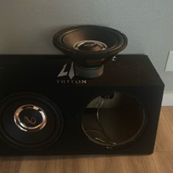 2 Infiniti Harman 12s 