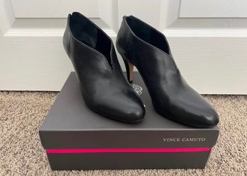 Vince Camuto women’s booties black size 9