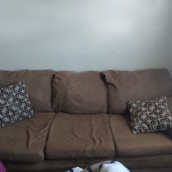 1-year-old Couch No Stains