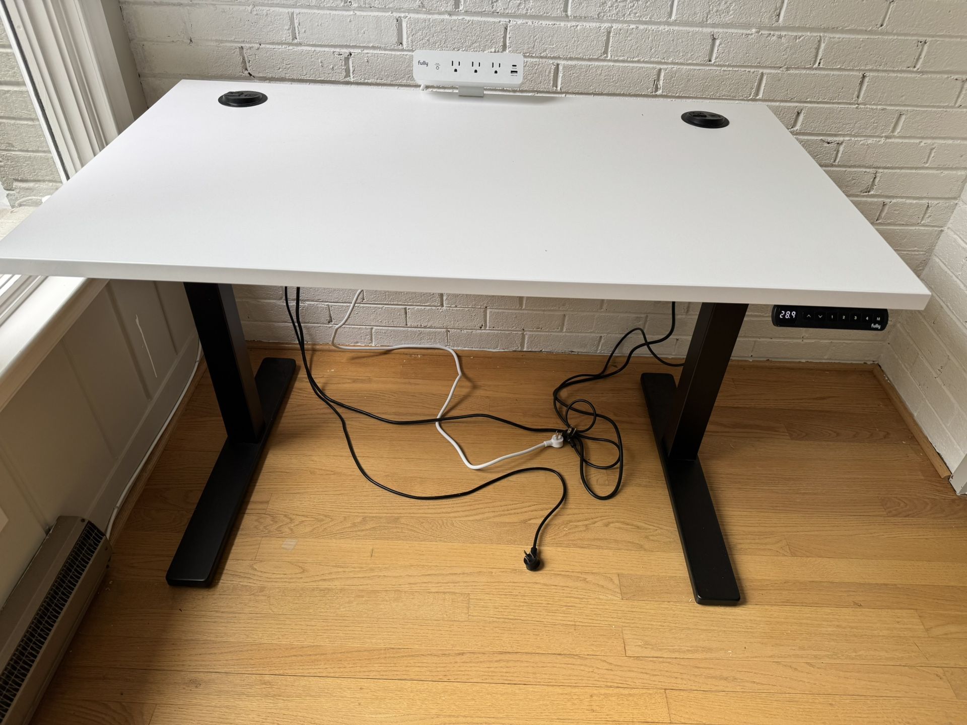 Fully Jarvis Standing Desk