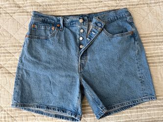 Women’s Levi Shorts