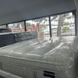 QUEEN SIZE KING KOIL MATTRESS & BOX SPRING BED SET