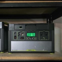 Yeti Goal Zero 1000 Portable Power Station 