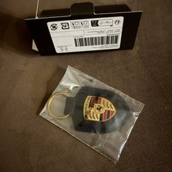 Porsche crest keyring  Authentic (Essential) 