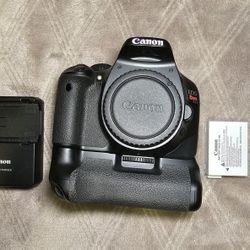 Canon T2i With Battery Grip 2 Batteries And Chargers 