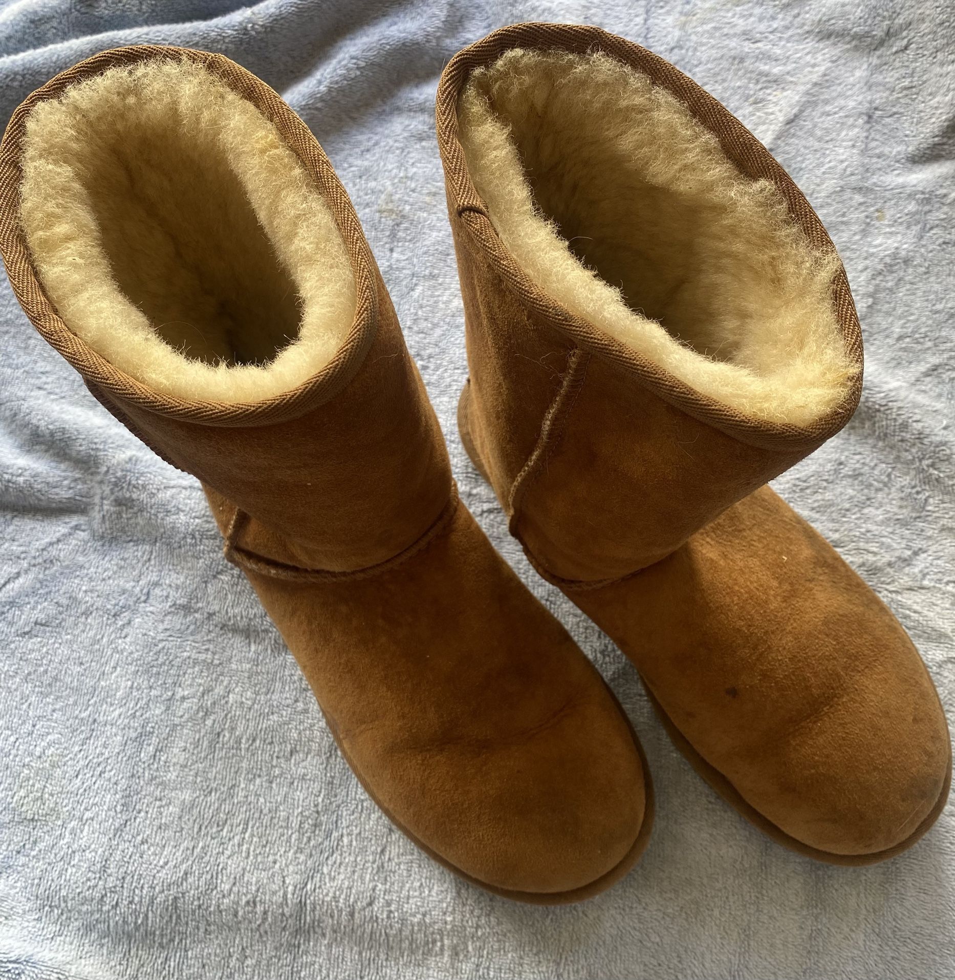 UGG Classic Short II 1016223 Womens US 7 Brown Suede Shearling Lined Snow Boots