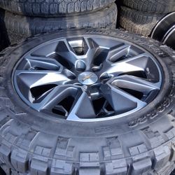 2024 OEM ORIGINAL TAKEOFFS CHEVY SILVERADO RST 20 INCH TIRES NITTO RIDGE GLAPPLER ALL-TERRAIN 99 % DOT 4623 $ 1950 