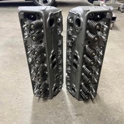 Chevy 882 Cylinder Heads