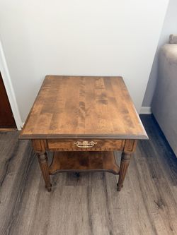 Ethan Allen Classic Manor Solid Wood Accent Table