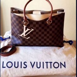 Authentic 🪷 Louis Vuitton Damier Riverside Purse 