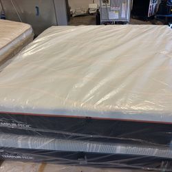 KING MATTRESS TEMPURPEDIC LUXE BREEZE FIRM
