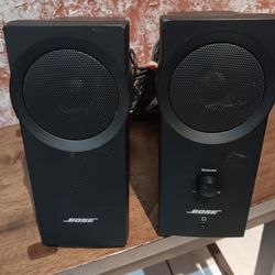 BOSE COMPUTER SPEAKRS WITH ADAPTER  MODEL COMPANION 2 IN PERFECT CONDITION