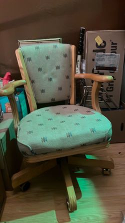 Upholstered revolving chair