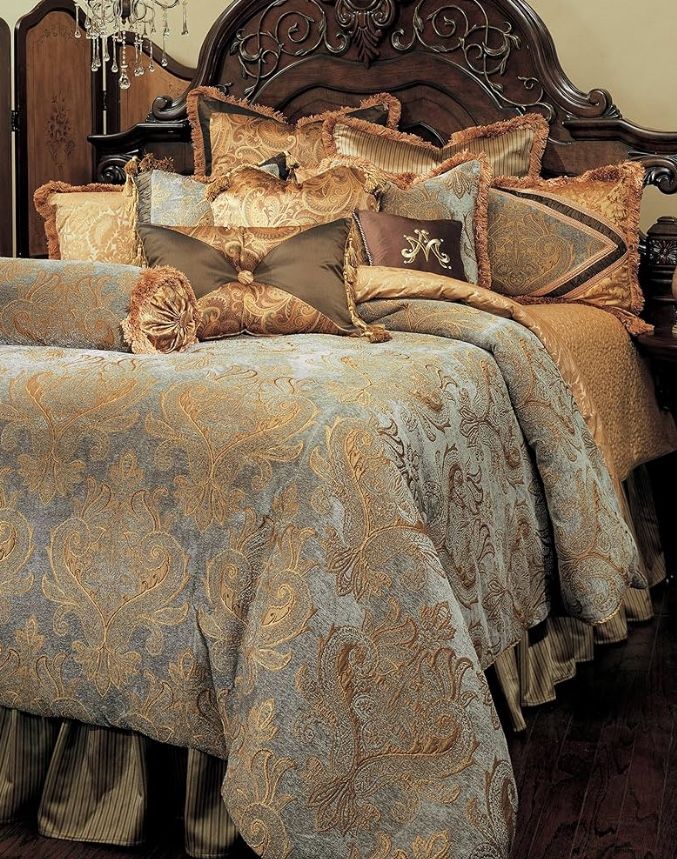 AICO by Michael Amini Elizabeth 13 King Comforter Set in Aqua
