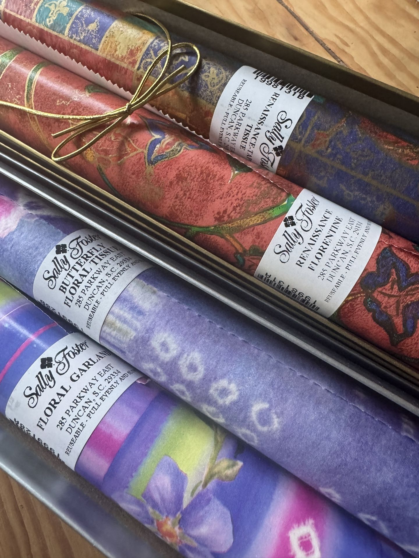4 Rolls Wrapping Paper With Tags