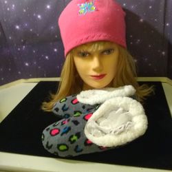 Fleece Pink Beanie & Cozy Slippers Stretch To Sz 6 Women