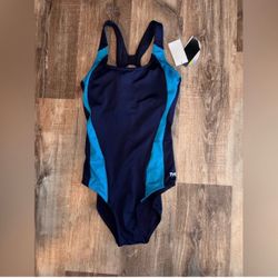 TYR Women’s Performance One-Piece Swimsuit – Size 8 – NWT