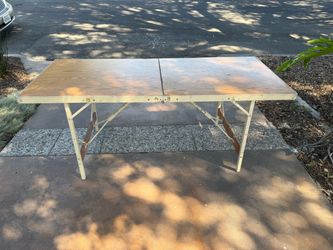 Free folding table